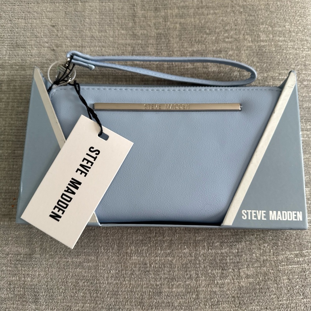 Steve Madden Light Blue Zip Around Wallet Wristlet